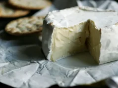 Dy persona të vdekur nga djathi me listeri në Francë, produkti dhe në Shqipëri