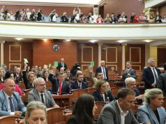 Kakofonia në kuvend gjatë prezantimit të qeverisë/ Balla: Opozita nuk paska vënë mend