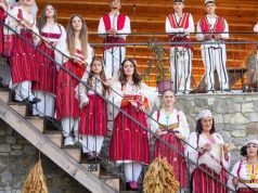 Dasma zadrimore/ Inskenohet marrja e nuses në Hajmel në Ditën Kombëtare të Trashëgimisë Kulturore