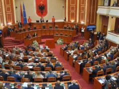 PS ndryshon Rregulloren e Kuvendit dhe ndarjen e komisioneve! Niko Peleshi thërret në tryezë krerët e grupeve parlamentare, çfarë pritet të ndodhë gjatë javës së ardhshme