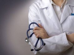 Vijon largimi i bluzave të bardha…