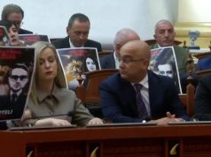 Nis seanca e kuvendit/PD e nis me protestë. Berisha: Ky parlament është jolegjitim, fitorja vjen vetëm me betejë, me luftë me përpjekje dhe tërheqje