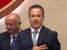 Niko Peleshi zgjidhet kryetar i Kuvendit me 84 vota pro, opozita godet tavolinat