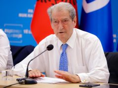 PD hyn në Parlament edhe pse nuk njeh zgjedhjet. “Në këtë diktaturë, nuk duhet të lëmë asnjë hapësirë bosh”