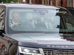 Për çaj me babanë. Harry rikthehet në pallatin mbretëror…për vizitë