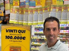 Itali, gjyshja fiton 100 mijë euro falë përzgjedhjes së biletës së lotarisë nga mbesa e vogël që kishte në krahë