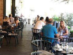 Lulëzon aktiviteti i preferuar i shqiptarëve. Mbi 2 mijë bar-kafe u hapën në 2024.