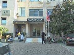 Vlorë – Arrestohet avokati pas dhunës ndaj punonjësit të sigurisë në ambientet e Gjykatës