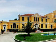 Mbyllja e qeverisë amerikane prek dhe Ambasadën në Shqipëri