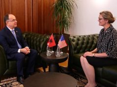 Një ditë pasi Rama dërgoi vakancat në 6 bashki, e Ngarkuara me Punë e SHBA-ve takim me Begajn