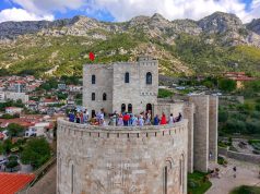 Rama publikon shifrat e vizitorëve në destinacionet kulturore dhe historike: Rritje me 57% krahasuar me një vit më parë