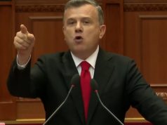 Balla fton opozitën në protestë për liderët e UÇK-së: “Mund ta bëni edhe në SHQUP! Berisha, “dhëndri i mirë” i Serbisë