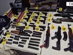 Pamjet/ Arsenal në Tiranë, një person arrestohet, dy të tjerë në kërkim. Sekuestrohen 23 armë zjarri dhe pranga