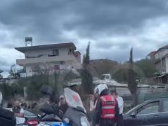 Tiranë/ Ndjekje si në filma tek Liqeni i Thatë — i riu nuk ndalon për kontroll, përplas disa automjete dhe një motor