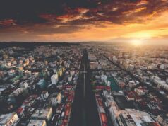 Ata që duruan pa u bërë kriminelë. Kanë humbur pronat, jetojnë me qira apo me kredi të rënda, ndjejnë çdo ditë peshën e padrejtësive…