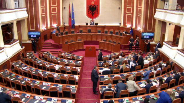 kuvendi-1024x577 (1)