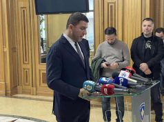 Opozita në Kosovë kërkon zgjedhje, e më pas synon qeveri pa Vetëvendosjen