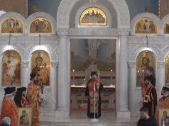 Për herë të parë në Tiranë/ Mbahet në Katedralen “Ngjallja e Krishtit” Mesha e Bekimit të Flamurit