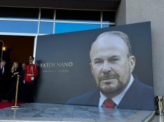 Me flamujt në gjysmështizë, Shqipëria i jep sot lamtumirën Fatos Nanos, nisin homazhet