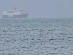 Trageti i linjës Brindisi-Vlorë nuk ankorohet në port, shkak erërat e forta dhe dallgat e larta