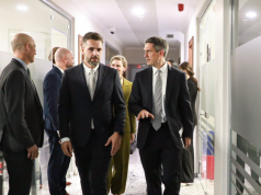 Ambasada e SHBA në Tiranë rinis “punën” pas hapje së qeverisë amerikane