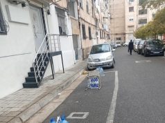 Mbaron “privatizimi” i rrugëve: Bashkia heq bidonat, karriget dhe pengesat për parkim