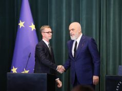 Ambasadori Gonzato apel palëve politike: Të kontribuojnë në procesin e reformave për anëtarësimin në BE