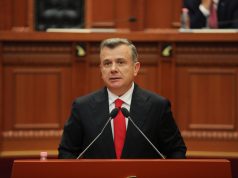 Balla: PD paska kërkuar të verifikohet nëse shprehja “ne nuk lehim” është metaforë apo sarkazmë. Përgjigjia është tek shprehja popullore: “qentë le të lehin, karvani shkon përpara”