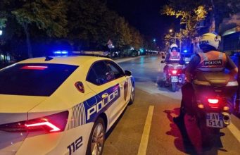 Dy ngjarje të reja kronike brenda pak minutash në Tiranë, një 27-vjeçar humb jetën, një tjetër i plagosur në Kombinat