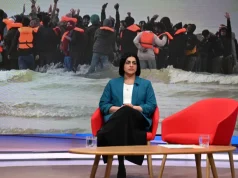 Thuhet edhe në parlamentin britanik: 700 familje shqiptare në listën e dëbimit!