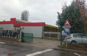 Djali i kryeministrit maqedonas Mickoski ndër fëmijët e helmuar më rëndë në një shkollë të Shkupit