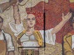 Tiranë – Mozaiku i Muzeut Historik Kombëtar modifikohet në mbështetje të grave me kancer gjiri