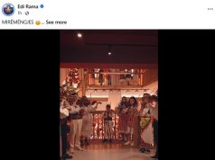 Festat e Nëntorit, 150 artistë kartolinë nën tingujt e ‘Rrjedh në këngë e ligjërime’