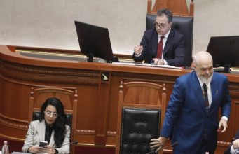 PS përballë “provës së zjarrit” për Ballukun! Rama mbledh urgjentisht grupin, a do bllokohet arrestimi?