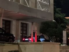 Rama lë Kryeministrinë për darkën me Marta Kos, pas takimit 7-orësh me Ballukun. Zv/Kryeministrja e pezulluar u largua me një automjet tjetër, jo me atë që erdhi