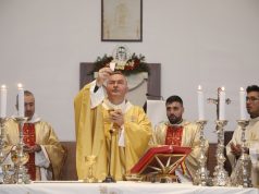 “Të ecim me gëzim dhe shpresë përballë çdo zhgënjimi njerëzor!” Mesazhi i Imzot Arjan Dodaj në Meshën e Krishtlindjes në Tiranë