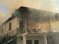 Zjarr i fuqishëm në Gramsh, digjet biznesi në Kukur, dëmet kapin shifrën rreth 100 mijë euro