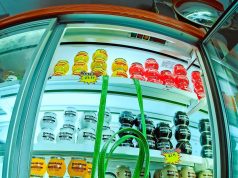 Çanta neon prej 4.6 eurosh që po çmend Gen Z