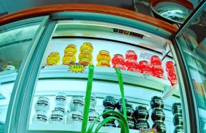 Çanta neon prej 4.6 eurosh që po çmend Gen Z