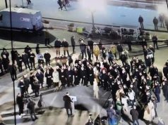 Taulant Balla ironizon protestën e opozitës: “Krushqit nuk erdhën fare, vetëm hyzmeqarët ishin”