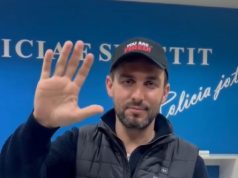 Adriatik Lapaj shfaqet brenda Komisariatit të Policisë pas protestës: Më proceduan penalisht!