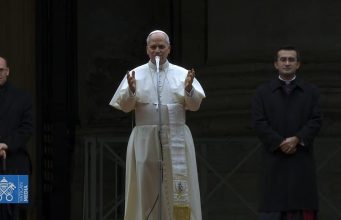 Video/ Krishtlindje 2025: Papa Leone XIV mesazh paqeje dhe surprizë për besimtarët në meshën e tij të parë të Vigjiljes, mijëra kremtime nga Vatikani në Betlehem