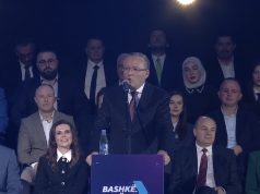 PDK mbyll fushatën në Kosovë/ Bedri Hamza me thirrje emocionale: Çdo votë vendos për familjen tuaj