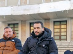 Lapaj e gdhin para zyrës së Ramës