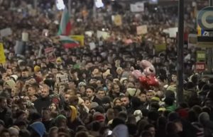 ZGJEDHJE “PA FUND” në Bullgari! Radev favorit në garën e 8-të për 5 vite