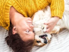 “Të ledhatosh kafshët” po kthehet në profesion: kur pasioni për qentë e macet bëhet punë me pagesë