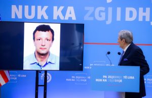 “Gerond Meçe u mor peng nga Ergys Agasi me zv.drejtorin e policisë”- Skandali me AKSHI-n, Berisha zbulon prapaskenat: E çuan tek Suel Çela, por arriti të filmonte gjithçka