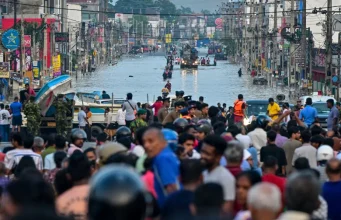 Apokalipsi i Azisë: Mbi 1.000 të vdekur nga përmbytjet dhe rrëshqitjet e tokës – Stuhitë më të fuqishme në dekada zhysin tre shtete nën ujë