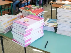 Serbia vazhdon t’i mbajë të bllokuara fondet për librat e nxënësve në Luginën e Preshevës