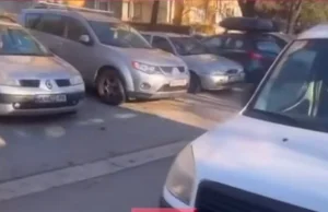 E pazakontë/ 32 automjeteve u shpohen gomat në një lagje të Shkupit, banorët kërkojnë zbardhjen e ngjarjes